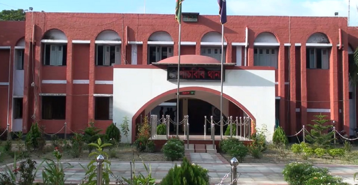 জয়পুরহাটে কথিত বন্দুকযুদ্ধে মাদক কারবারি নিহত জয়পুরহাটে কথিত বন্দুকযুদ্ধে মাদক কারবারি নিহত