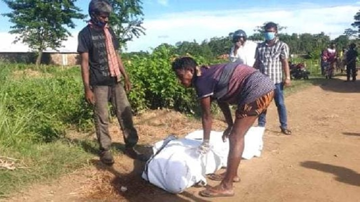 সিলেটে রাস্তার পাশ থেকে প্যাকিং করা লাশ উদ্ধার