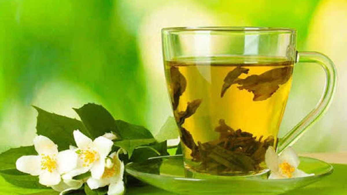 গলা খুসখুসের সমস্যায় খান তুলসী চা গলা খুসখুসের সমস্যায় খান তুলসী চা