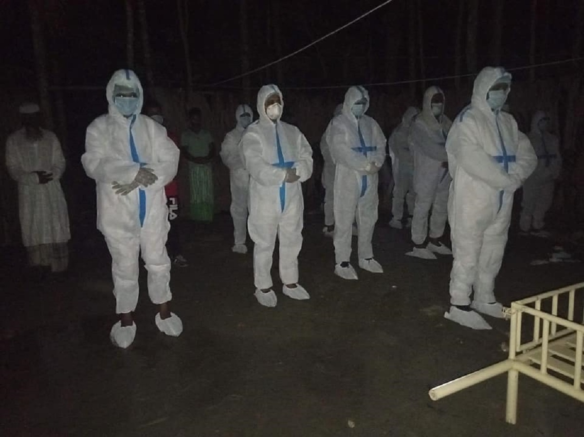 করোনা সন্দেহ মৃত, জানাজা পড়ালেন এসিল্যান্ড, দাফন করলেন ইউএনও