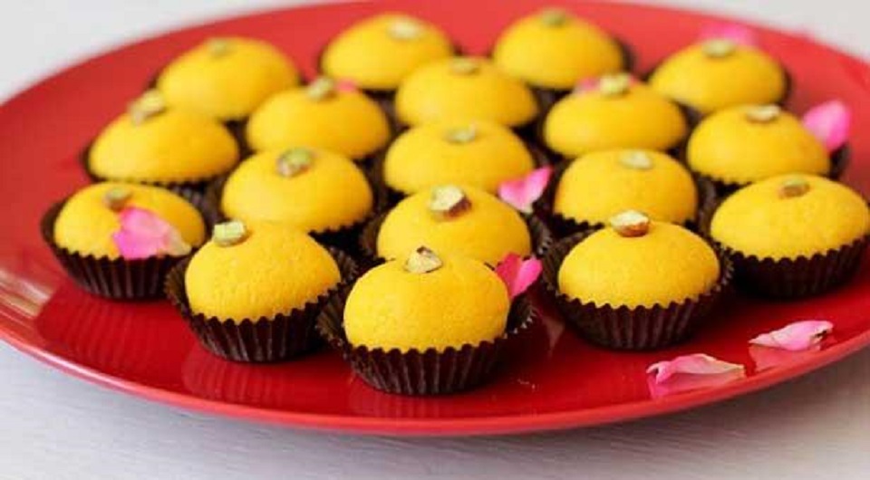 ঘরেই তৈরি করুন পাকা আমের সন্দেশ