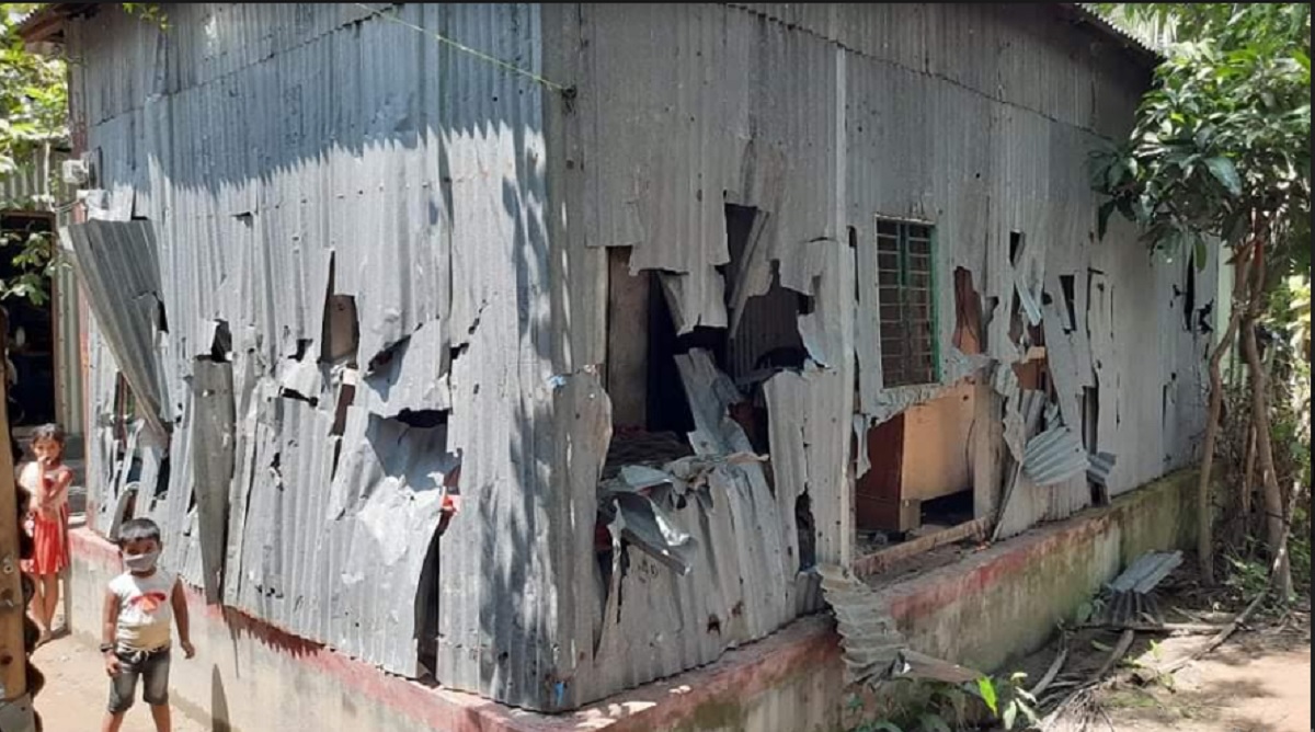 নরসিংদীতে ঘুড়ি উড়ানোকে কেন্দ্র করে সংঘর্ষ; বাড়িঘর ভাঙচুর লুটপাট