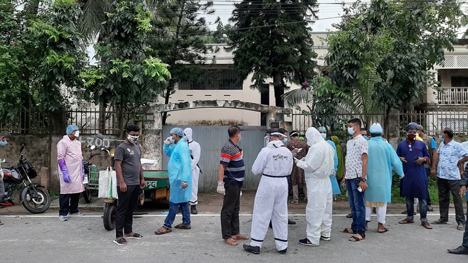 পাবনায় ভাড়া বাসায় একই পরিবারের ৩ জনের লাশ উদ্ধার