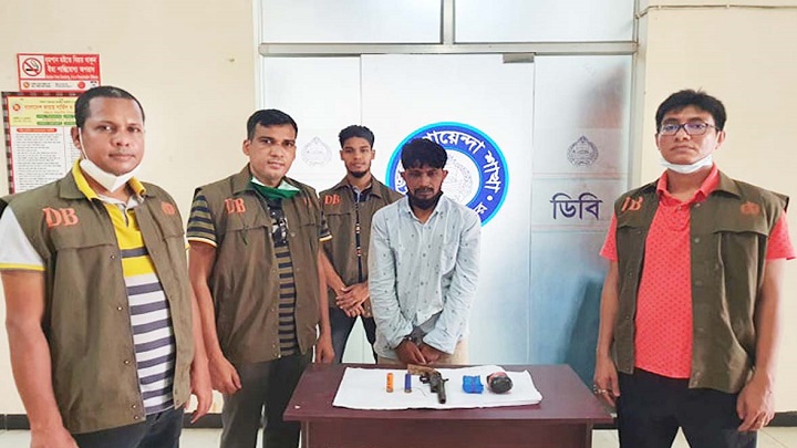 কক্সবাজারে তালিকাভুক্ত সন্ত্রাসী মুনিয়া আটক