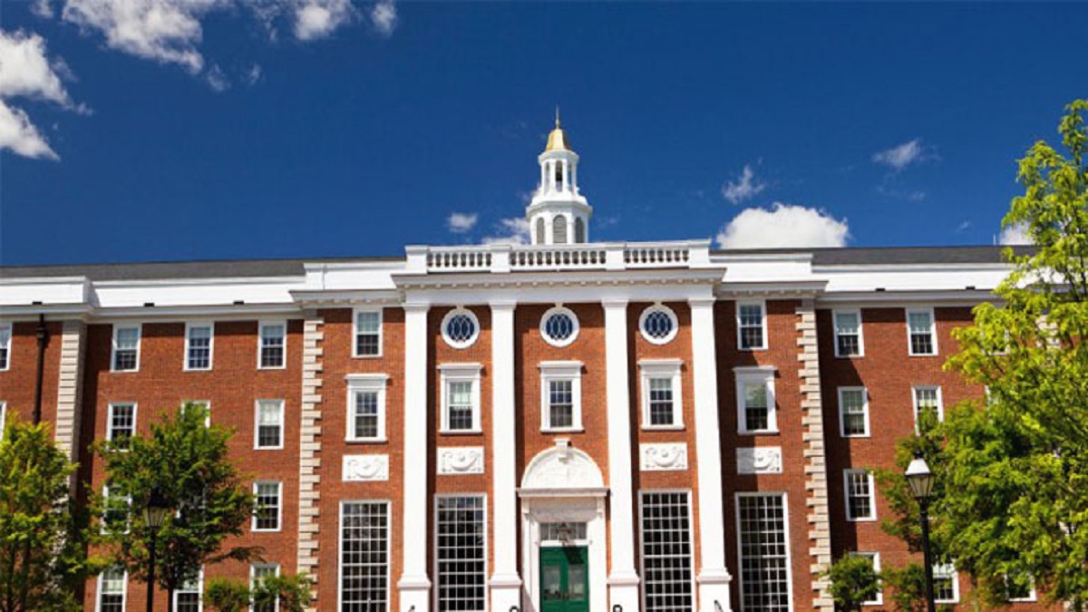 দীর্ঘ ছুটির পর খুলছে হার্ভার্ড