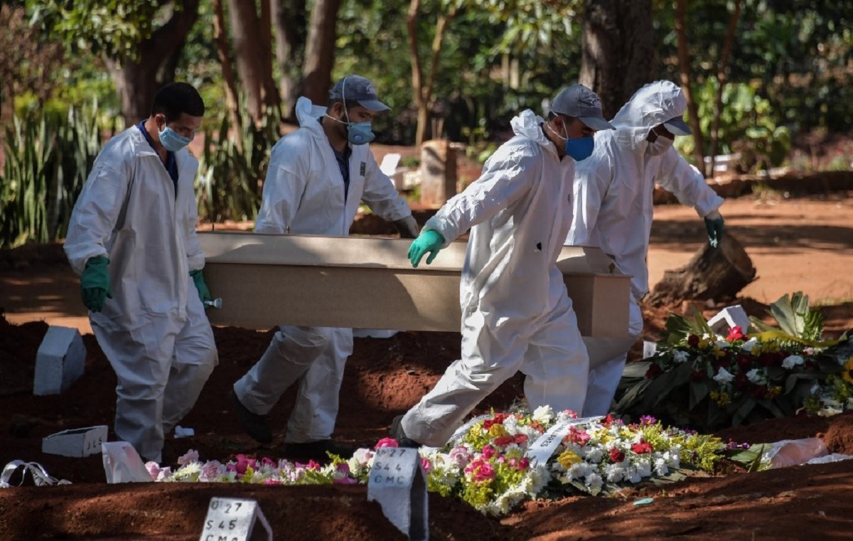 করোনায় বিশ্বে ২৪ ঘণ্টায় আরও ৬ হাজার ২শ’ মানুষের প্রাণহানি