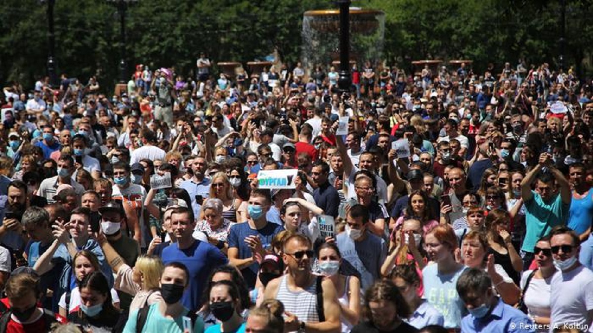 ভ্লাদিমির পুতিনের পদত্যাগের দাবিতে উত্তাল মস্কো ভ্লাদিমির পুতিনের পদত্যাগের দাবিতে উত্তাল মস্কো