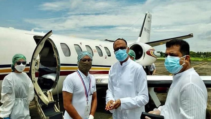 এয়ার অ্যাম্বুলেন্সে স্ত্রীসহ ব্যাংকক গেলেন চট্টগ্রামের এমপি