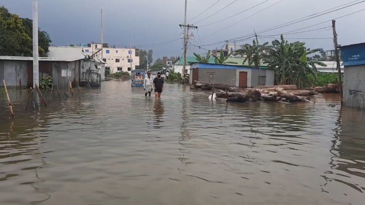 গাজীপুরের নিম্নাঞ্চলে বন্যা পরিস্থিতির অবনতি