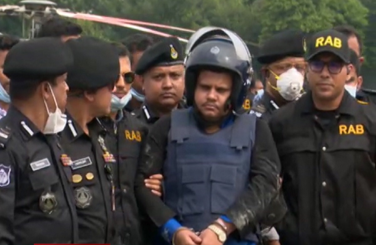 ঢাকা মেডিকেলে স্বাস্থ্য পরীক্ষা শেষে ডিবিতে নেয়া হলো সাহেদকে