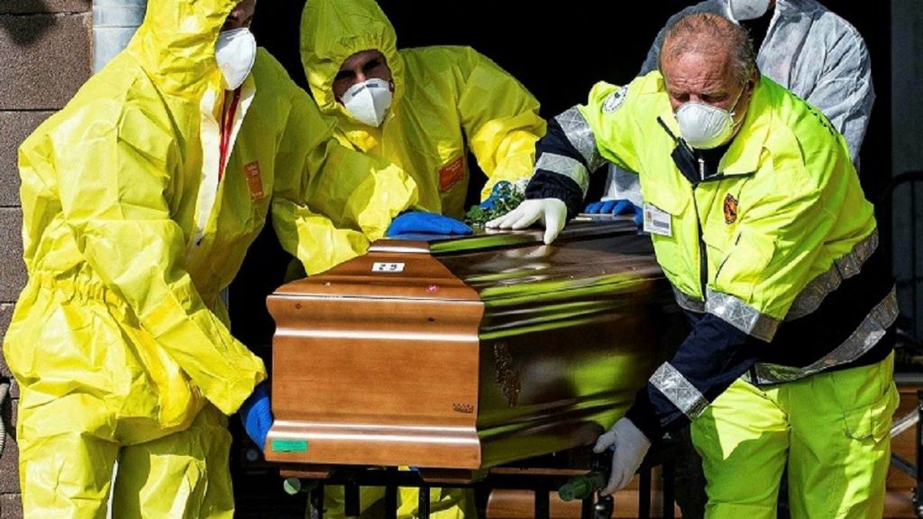 বিশ্বে একদিনে করোনায় প্রাণ গেল ৪ হাজার