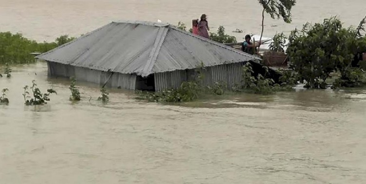 জামালপুরে বন্যা পরিস্থিতির অবনতি, পানিবন্দি দেড় লাখ মানুষ
