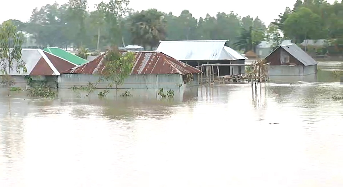 মধ্যাঞ্চলের ১৭ জেলায় বন্যার অবনতি