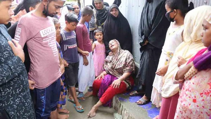 ঘুড়ি উৎসবে আমন্ত্রণ না পেয়ে ব্যবসায়ীকে পিটিয়ে হত্যা