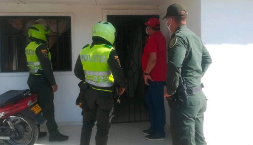 কারফিউ অমান্য করে পার্টি করায় ছেলেকে পুলিশে দিলেন মেয়র