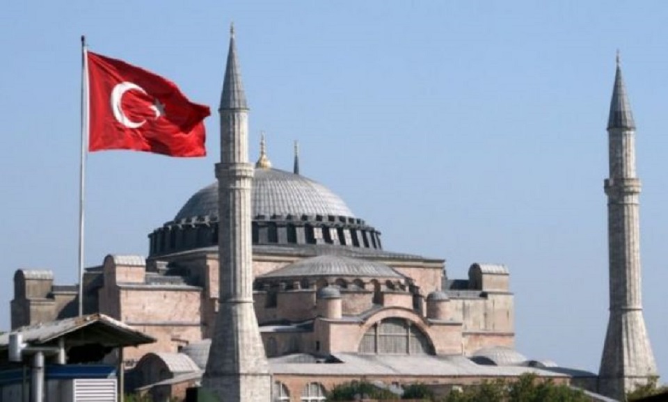 ৮৬ বছর পর হায়া সোফিয়া থেকে আজান শোনা গেল