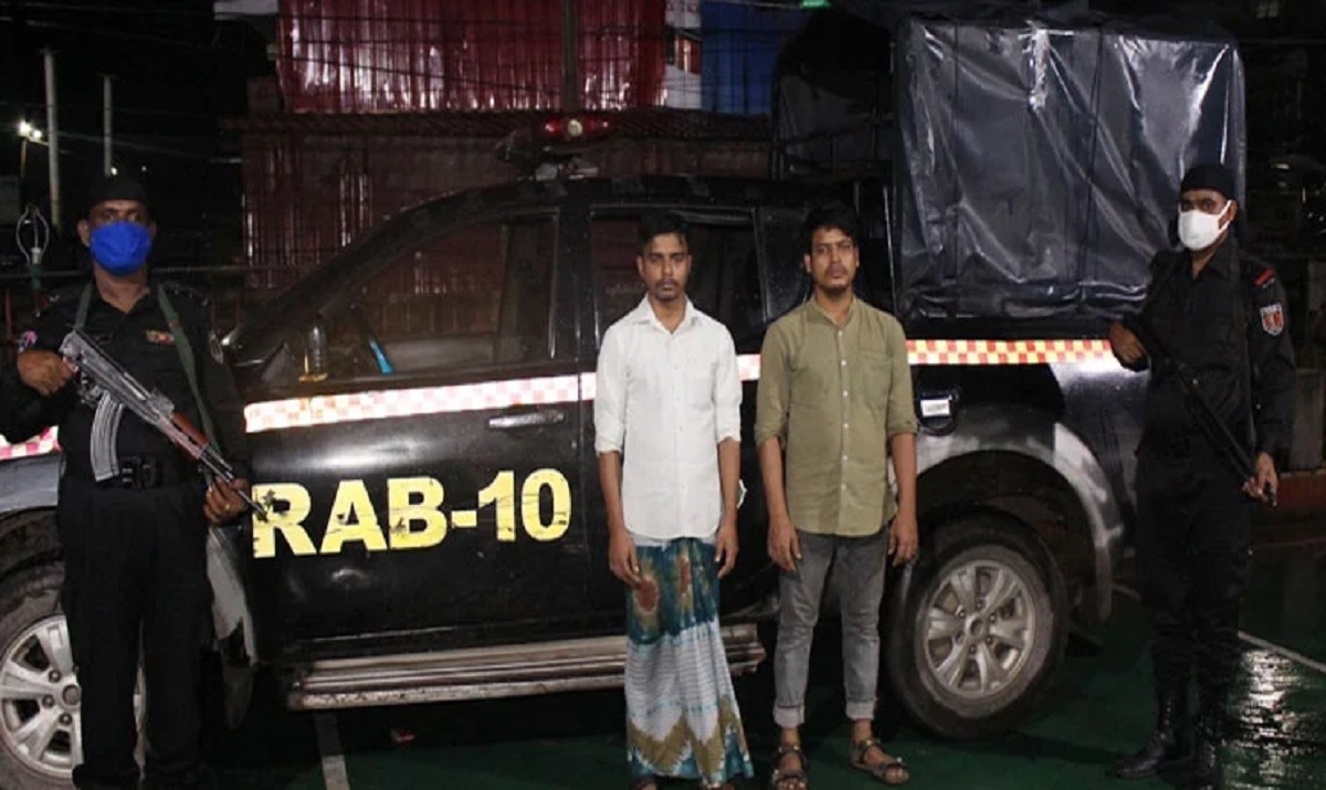 চকবাজারে লিফলেটসহ ‘আল্লাহর দলের’ দুই সদস্য গ্রেফতার