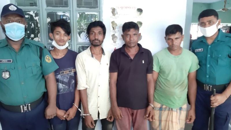 চট্টগ্রামে স্বামীকে বেঁধে রেখে স্ত্রীকে গণধর্ষণ