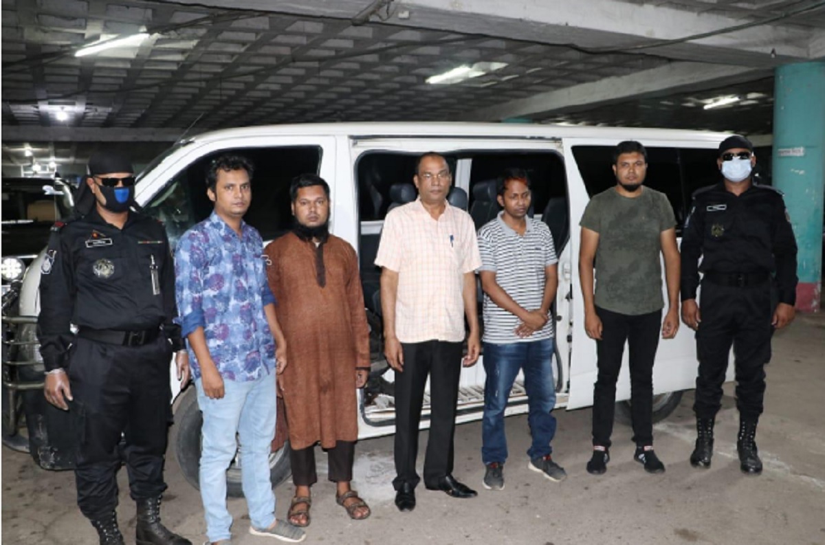 মানব পাচারের অভিযোগে লিবিয়ান নাগরিকসহ ৬ জন গ্রেফতার