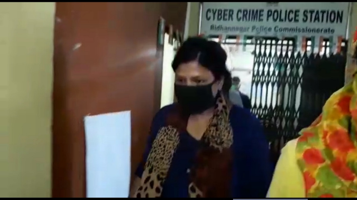 ফেসবুক থেকে ‘হ্যান্ডসাম’ ছেলের ছবি নিয়ে পাত্রী চাই বিজ্ঞাপন দিয়ে প্রতারণা!