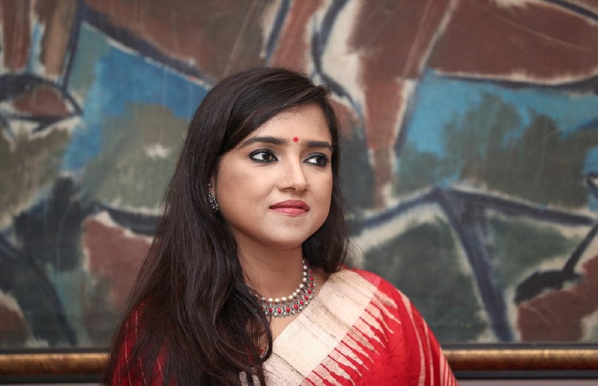 নবনীতার কন্ঠে এবার ‘আমার মুক্তির আলোয় আলোয়’