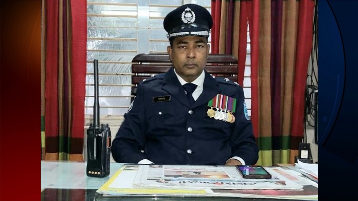 নরসিংদীতে ওসি ও এসআইসহ তিনজনের বিরুদ্ধে চাঁদাবাজি মামলা