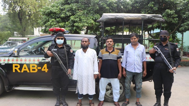 দুর্ধর্ষ ‘গাংচিল বাহিনী’র প্রধান সালাউদ্দিন গ্রেফতার