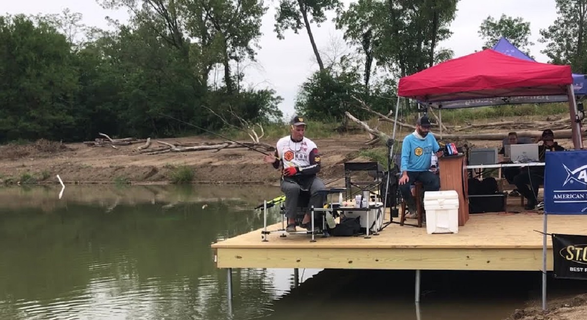 বড়শি দিয়ে মিনিটে ২টি করে মাছ ধরে বিশ্ব রেকর্ড