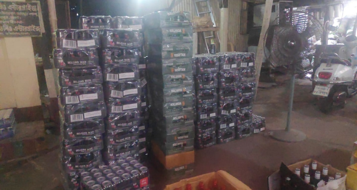 রাজধানীর হোটেল এরামে অভিযান, বিপুল পরিমাণ বিদেশি মদ উদ্ধার