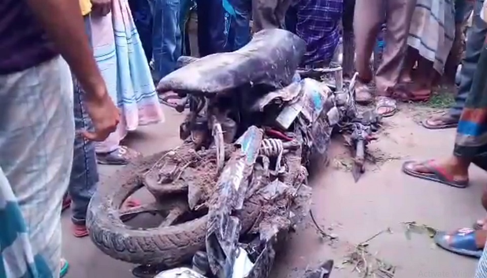 নাতি-পুত্র সহ নাস্তা খেতে গিয়ে মর্মান্তিক মৃত্যু বৃদ্ধের