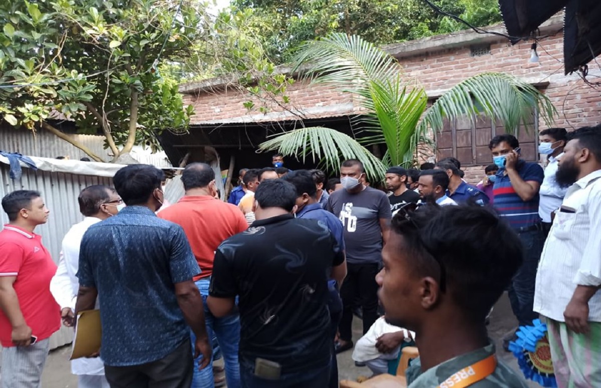 সোনারগাঁওয়ে এনজিও কর্মকর্তাকে গলা কেটে হত্যা