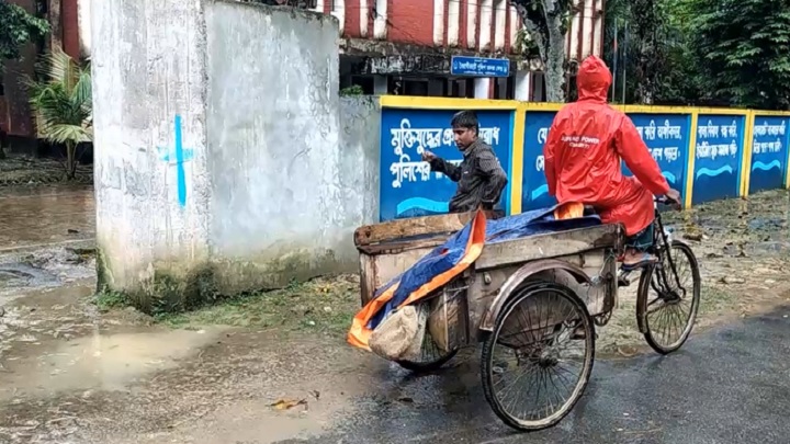গোবিন্দগঞ্জে অটোরিকশা ছিনতাই, চালকের লাশ মিললো ধানক্ষেতে