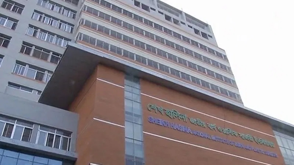 ডেমরায় স্টিল মিলে লোহা গলানোর সময় বিস্ফোরণে ৫ শ্রমিক দগ্ধ ডেমরায় স্টিল মিলে লোহা গলানোর সময় ৫ শ্রমিক দগ্ধ