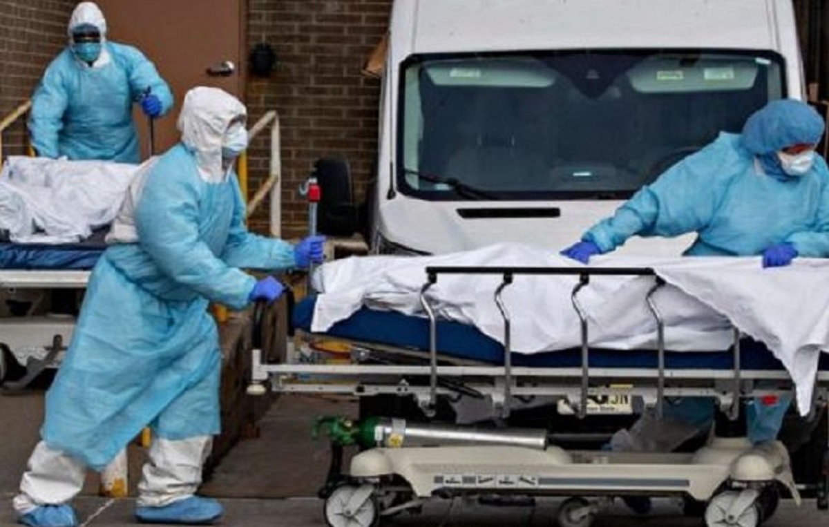 বিশ্বে করোনায় মৃত্যু ছাড়ালো ৯ লাখ