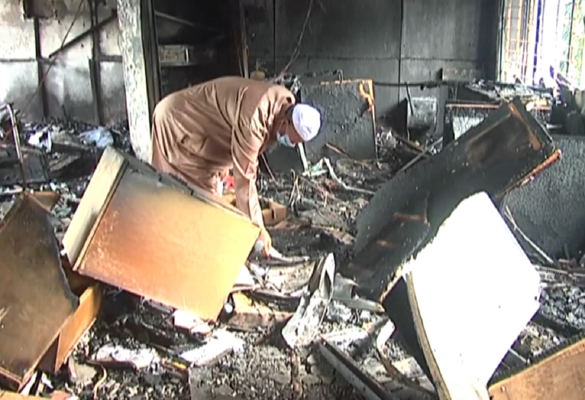 বরিশালে কর ভবনে আগুন