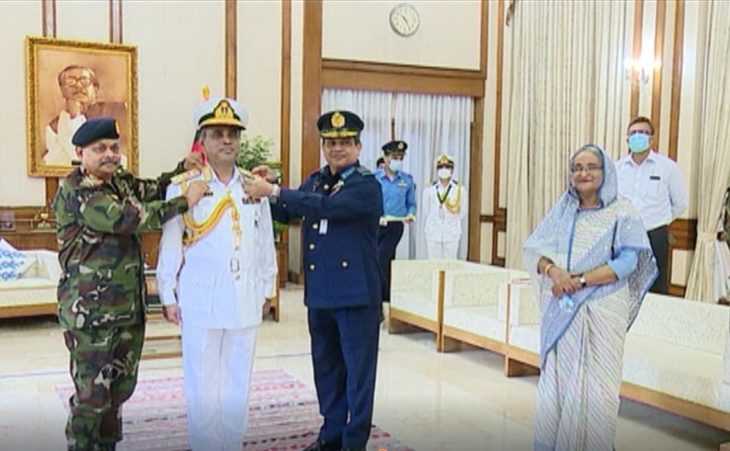 এডমিরাল পদে পদোন্নতি পেলেন নৌ বাহিনী প্রধান এম শাহীন ইকবাল