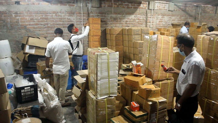 পাবনায় বিপুল পরিমাণ যৌন উত্তেজক ওষুধ জব্দ, ১০ লাখ টাকা জরিমানা