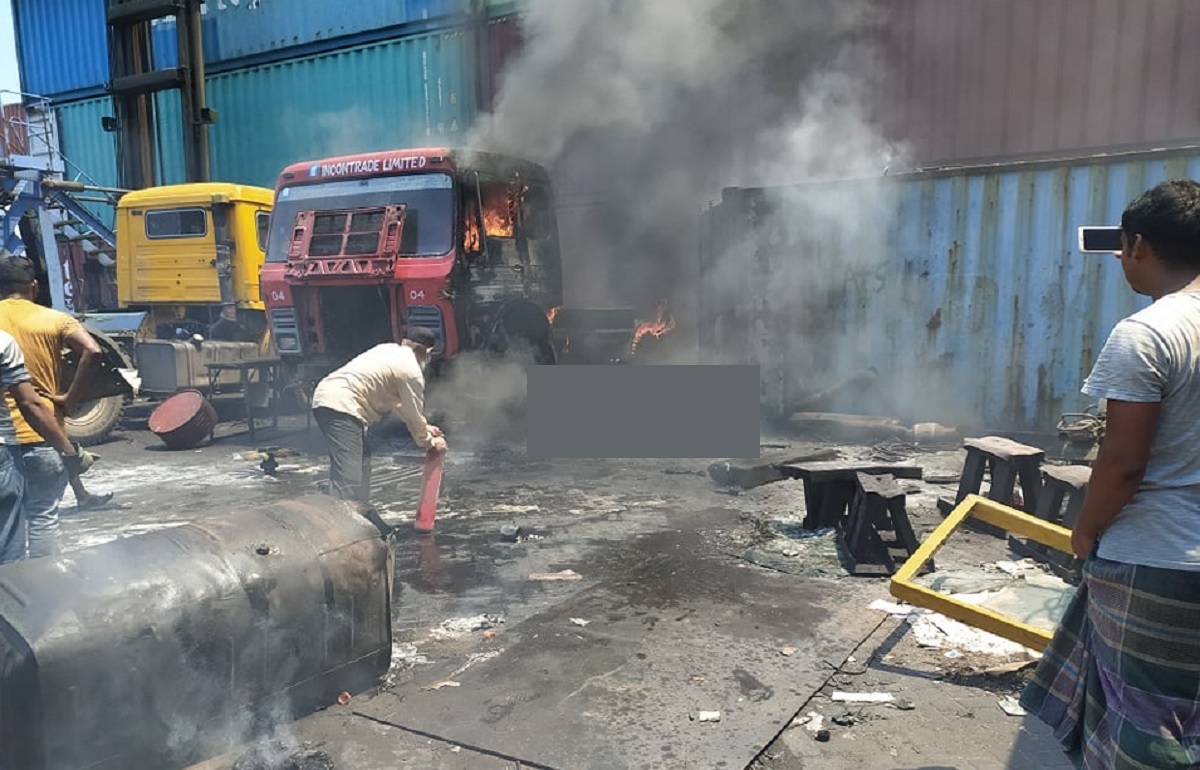কন্টেইনার ডিপোতে বিস্ফোরণে আহত আরও এক শ্রমিকের মৃত্যু