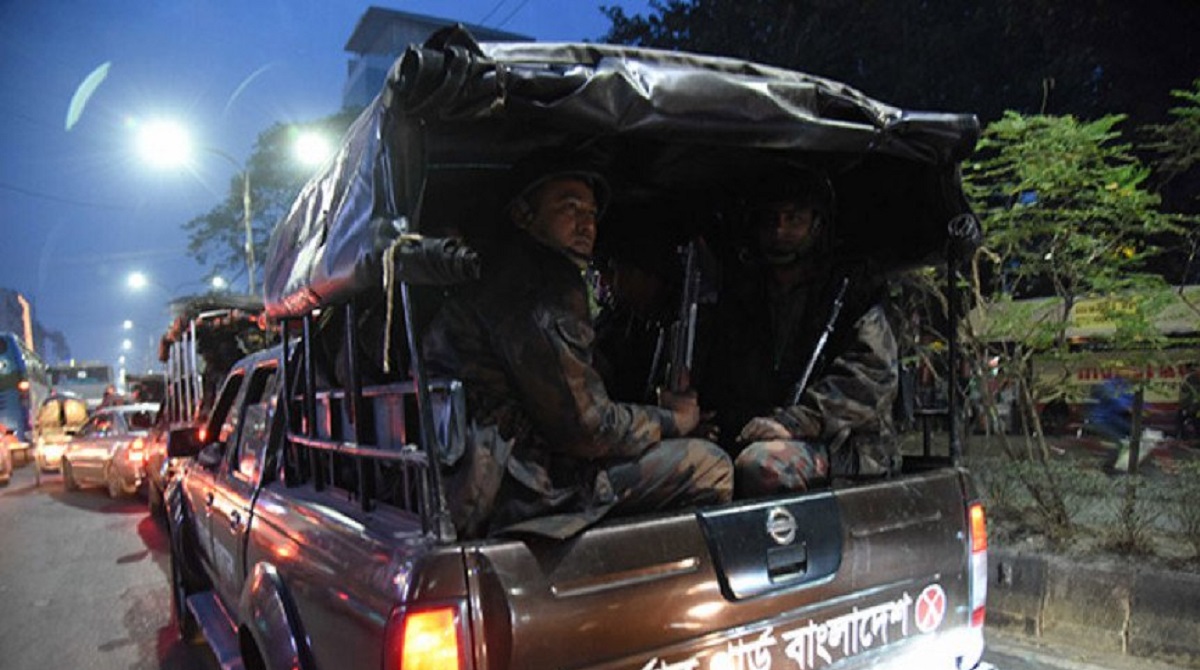 আল্লামা শফীর জানাজা: চট্টগ্রামে ১০ প্লাটুন বিজিবি মোতায়েন আল্লামা শফীর জানাজা: চট্টগ্রামে ১০ প্লাটুন বিজিবি মোতায়েন