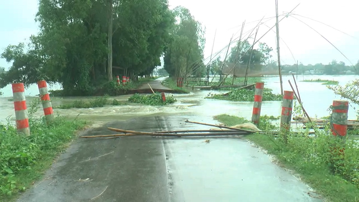 বাসাইলে বন্যায় কালভার্ট ভেঙে মানুষের ভোগান্তি