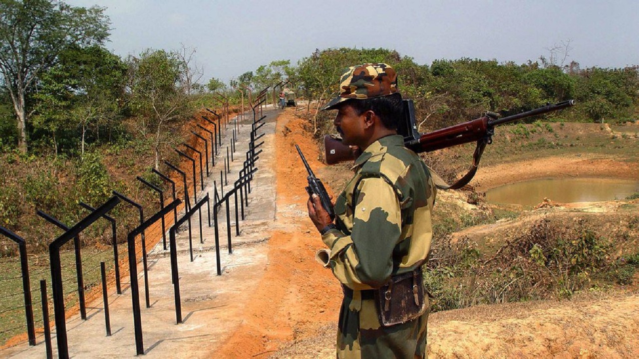বিএসএফের গুলিতে বাংলাদেশি নিহত, সীমান্তে উত্তেজনা