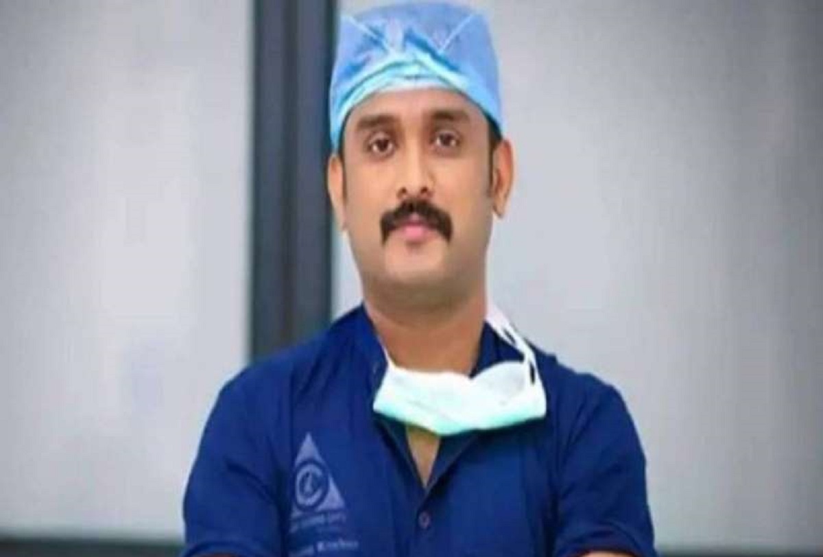 নিজ হাতে সন্তানের অপারেশন, বাঁচাতে না পেরে ‘সরি’ লিখে আত্মহত্যা চিকিৎসক বাবার