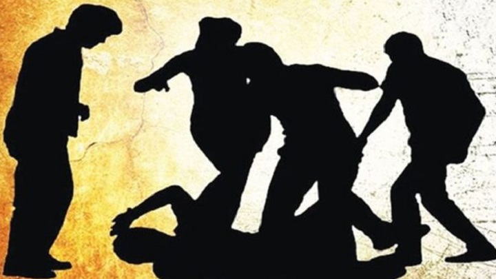 নারীকে হেনস্তার প্রতিবাদ করায় ঢাবি’র দুই ছাত্রের ওপর সন্ত্রাসী হামলা