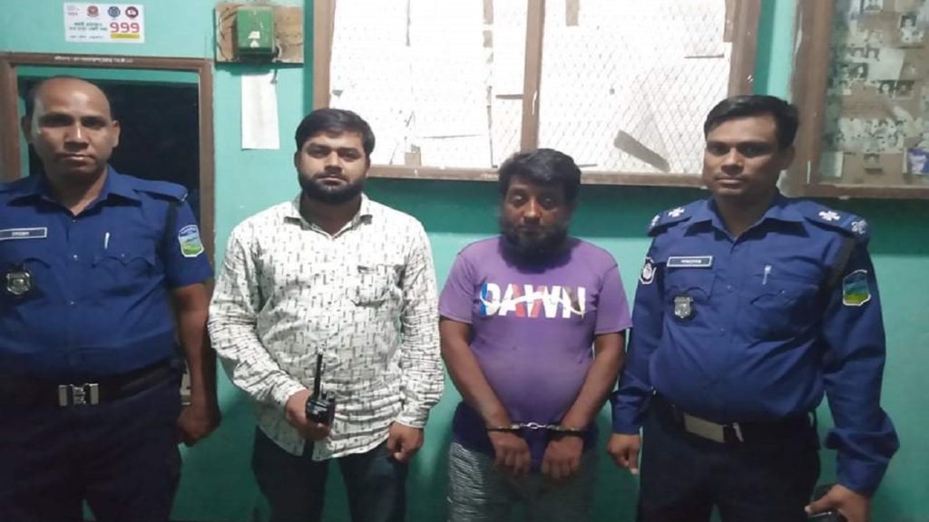 সৎ মেয়েকে ধর্ষণের অভিযোগে বাবা আটক