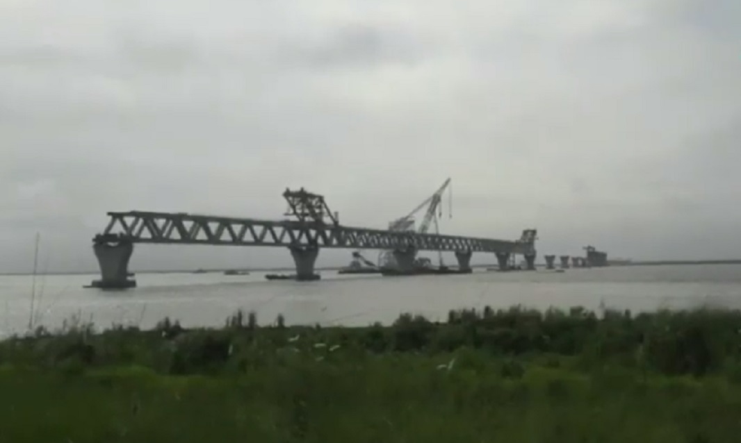 পদ্মাসেতুর ওপর বসলো ৩৫-তম স্প্যান