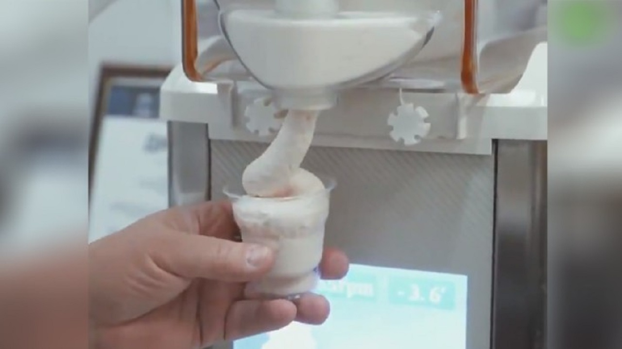 আইসক্রিমে মাংসের ফ্লেভার! (ভিডিও) আইসক্রিমে মাংসের ফ্লেভার!