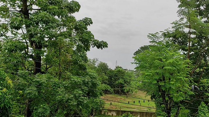 খাগড়াছড়িতে বৃষ্টি হচ্ছে