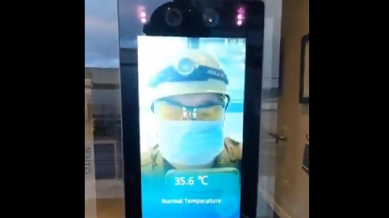 মাস্ক না পরলে খুলছে না শপিং মলের দরজা (ভিডিও) মাস্ক না পরলে খুলছে না শপিং মলের দরজা