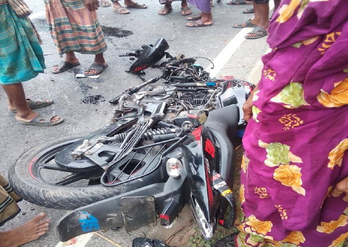 সাতক্ষীরায় সড়ক দুর্ঘটনায় কলেজ ছাত্র নিহত