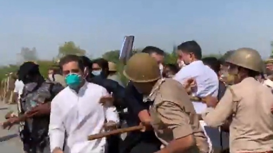 ছেড়ে দেয়া হলো রাহুল ও প্রিয়াঙ্কা গান্ধিকে